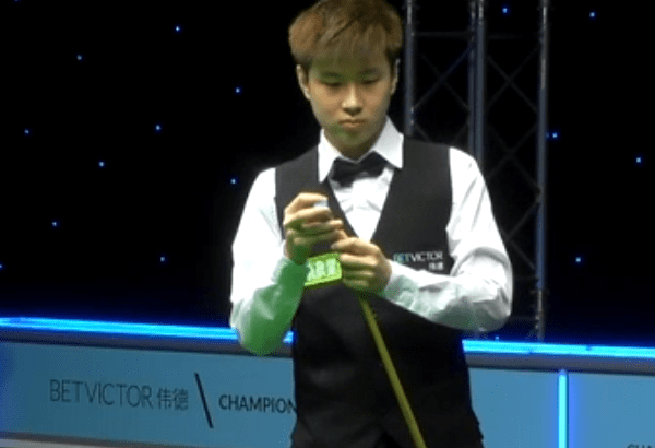 太阳成官网：
1：1！冠军联赛：中国名将意外现身 上演巅峰对决 逼平世界冠军(图1)