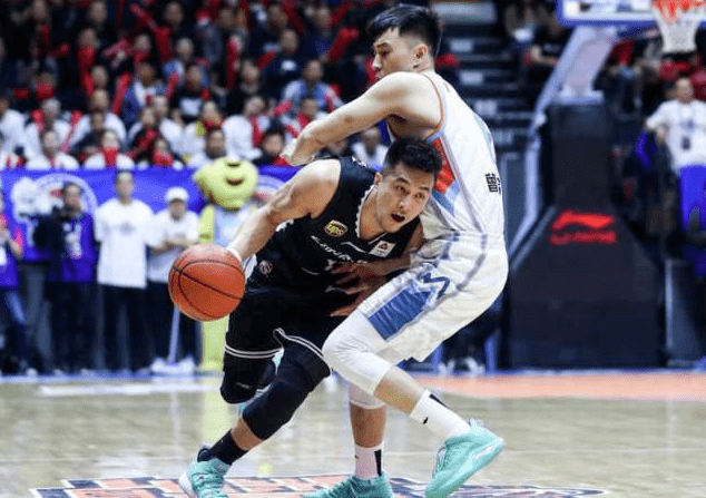 
中国男篮第一控卫郭艾伦 前女友晒照 身材颜值堪称完美‘太阳集团tyc’(图3)