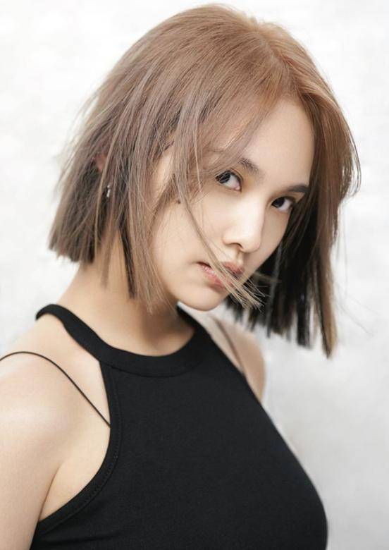 
明星示范2020大热发型 9款人气短发中长发供参考【太阳成集团tyc】(图9)