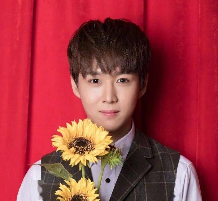 “太阳成集团tyc”
这几款短发发型太帅了 很是适合脸大的男生(图4)