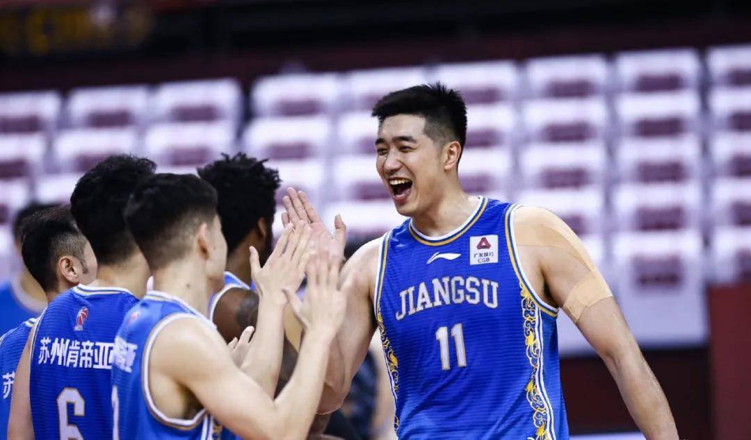 ‘太阳集团tyc’
中国男篮集训名单宣布！胡明轩、徐杰、祝铭震入选！张宁太遗憾了(图3)