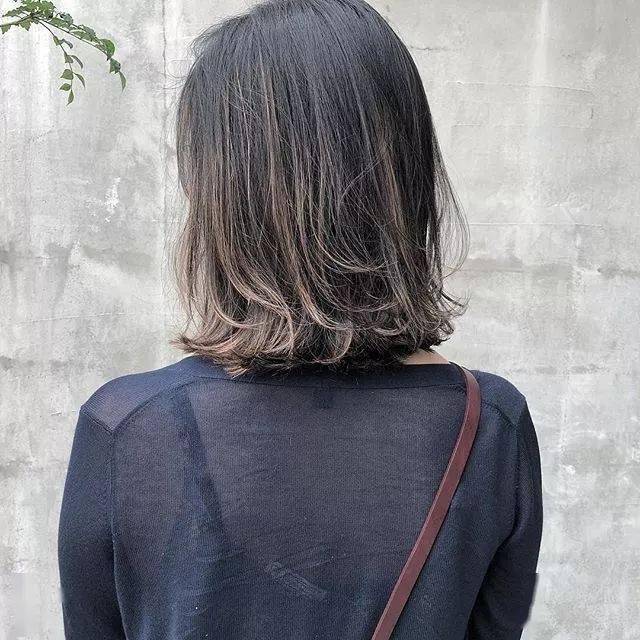 太阳集团tyc|
盛行的这些短发发型设计搭配 每一款都很减龄！(图27)