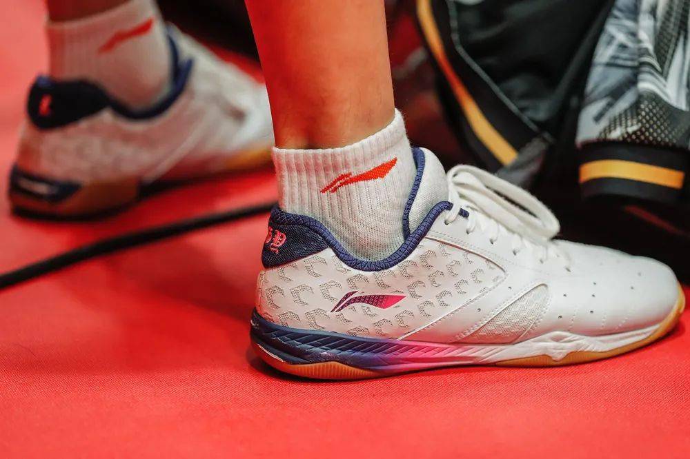 ‘太阳成集团tyc’
【识货】国家队御用的最新款李宁战靴 相识一下?(图2) ‘太阳成集团tyc’
【识货】国家队御用的最新款李宁战靴 相识一下?(图2)