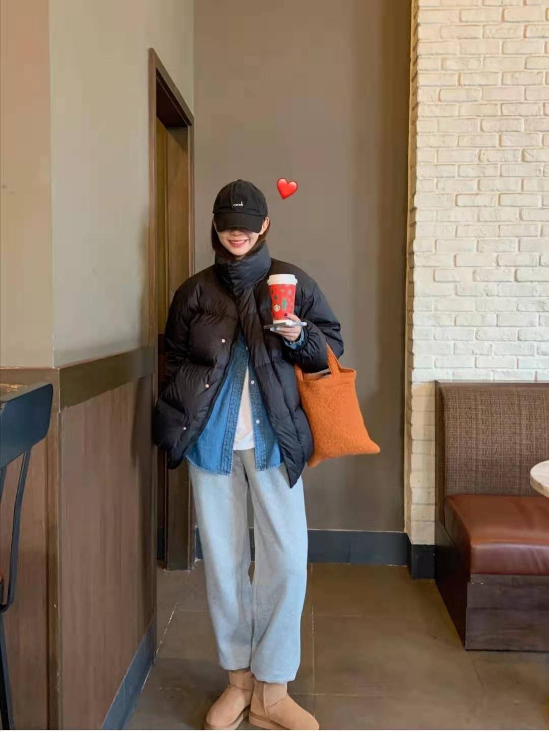 太阳成官网_
短款羽绒服配什么裤子悦目(图3)