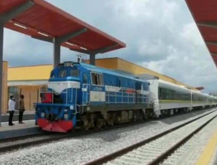 
尼日利亚交通干线通车：工程拖了30年 中企3年建成_太阳集团tyc(图2)