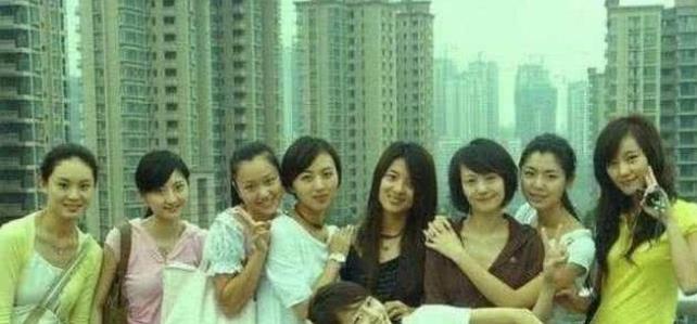 
明星出道后都是被包装过的 看完出道前的照片 网友：我只服春哥_太阳成集团tyc(图5)