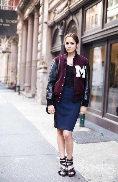 “太阳成集团tyc”
初秋换季不会穿？来件“棒球服”解决搭配难题 随性优雅又时髦(图7)