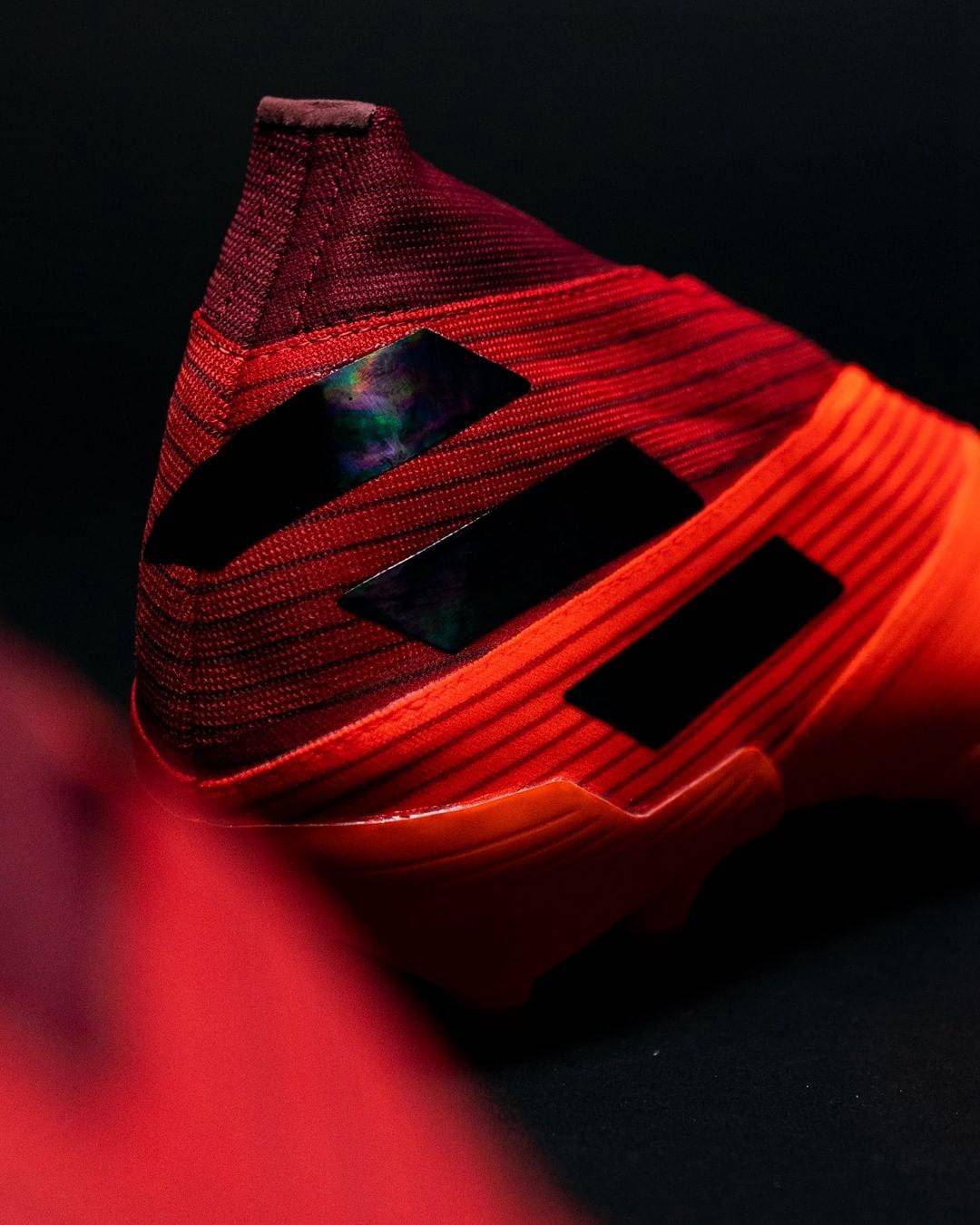 太阳集团tyc：
足球鞋美图天天看！外貌鞋会 2021/1/7(图10)