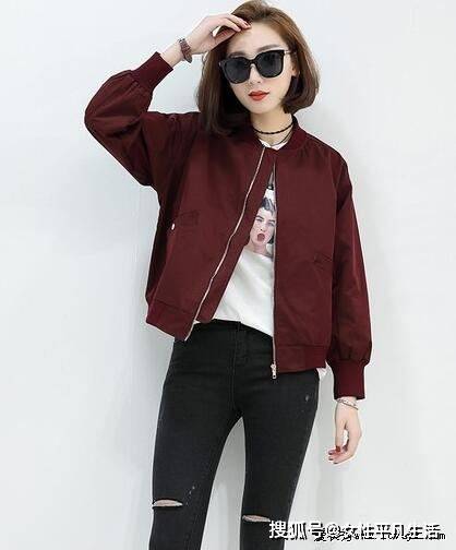 
萱客搭配棒球服也可以穿出气质‘太阳成集团tyc’(图3)