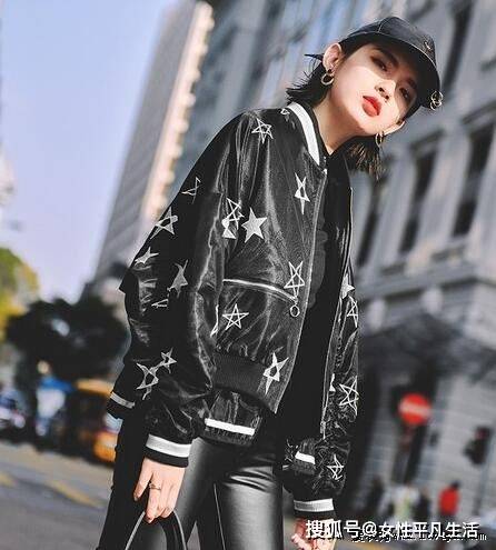 
萱客搭配棒球服也可以穿出气质‘太阳成集团tyc’(图5)